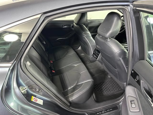 Used 2019 Toyota Avalon Touring FWD image 12