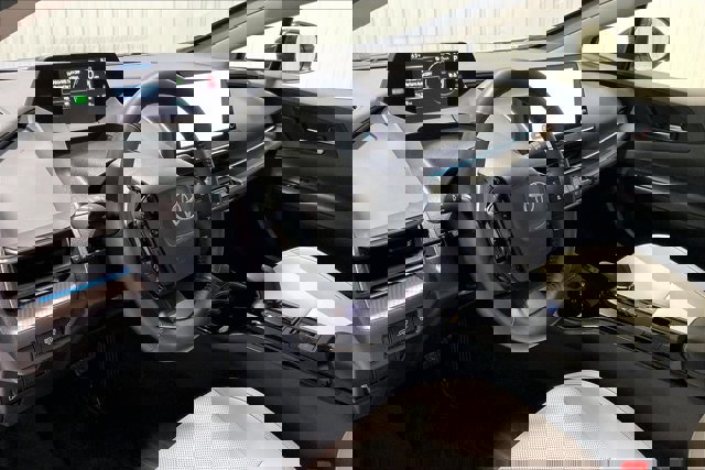 Used 2025 Toyota Prius XLE image 15