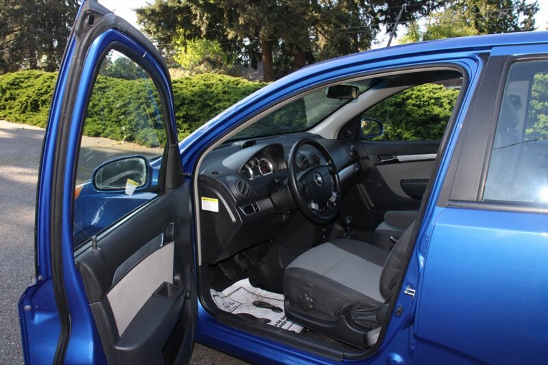 Used 2010 Chevrolet Aveo5 LS FWD image 5
