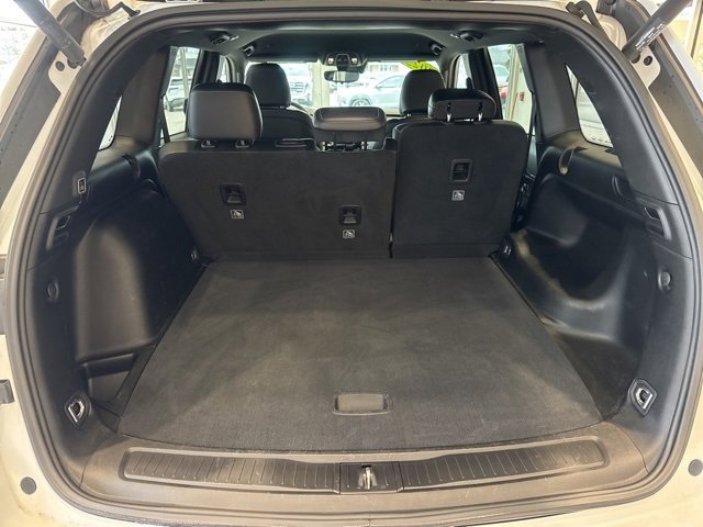 Used 2023 Jeep Grand Cherokee Altitude image 24