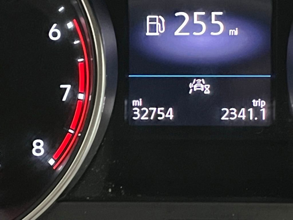 Used 2020 Volkswagen Tiguan SE image 25