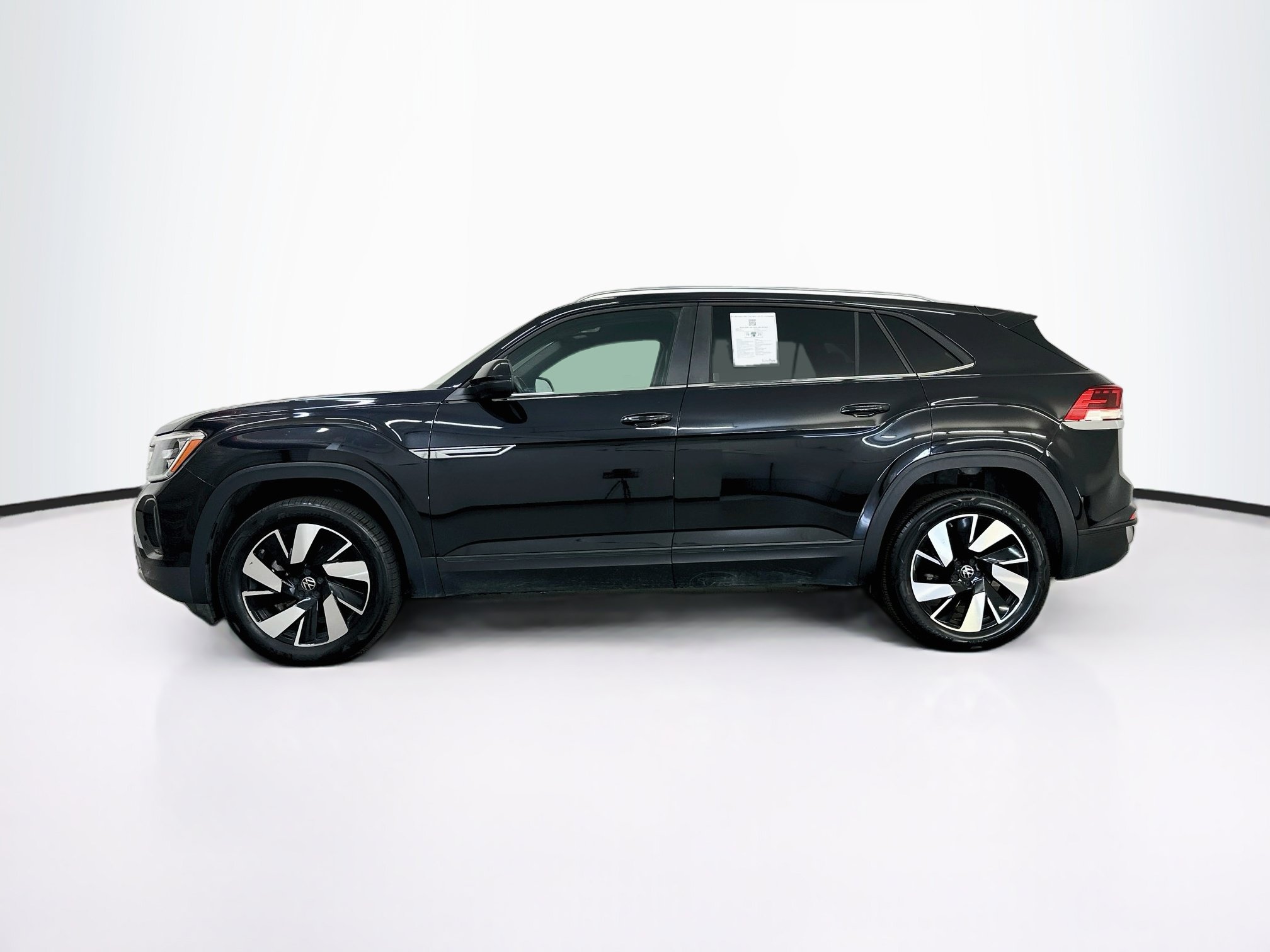 Used 2025 Volkswagen Atlas Cross Sport SE AWD/4WD image 4