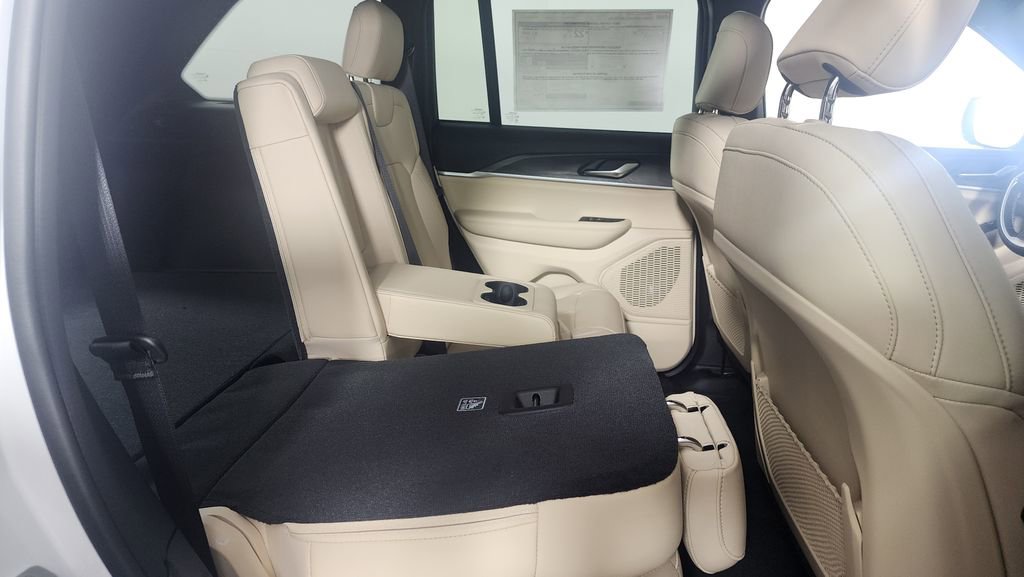 New 2025 Jeep Grand Cherokee Limited image 30