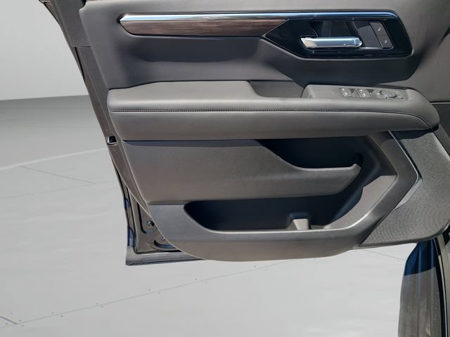 New 2026 Chevrolet Suburban LS w/ LPO, Dark Essentials Package RWD image 18