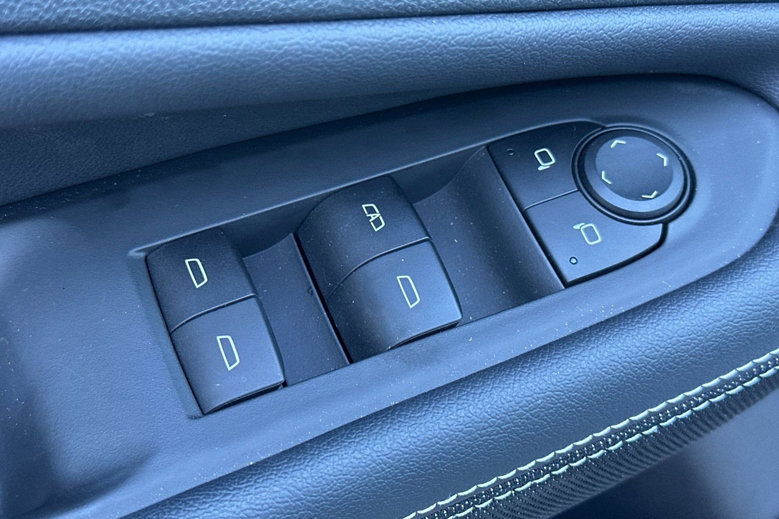 Used 2026 Chevrolet Blazer EV LT image 13