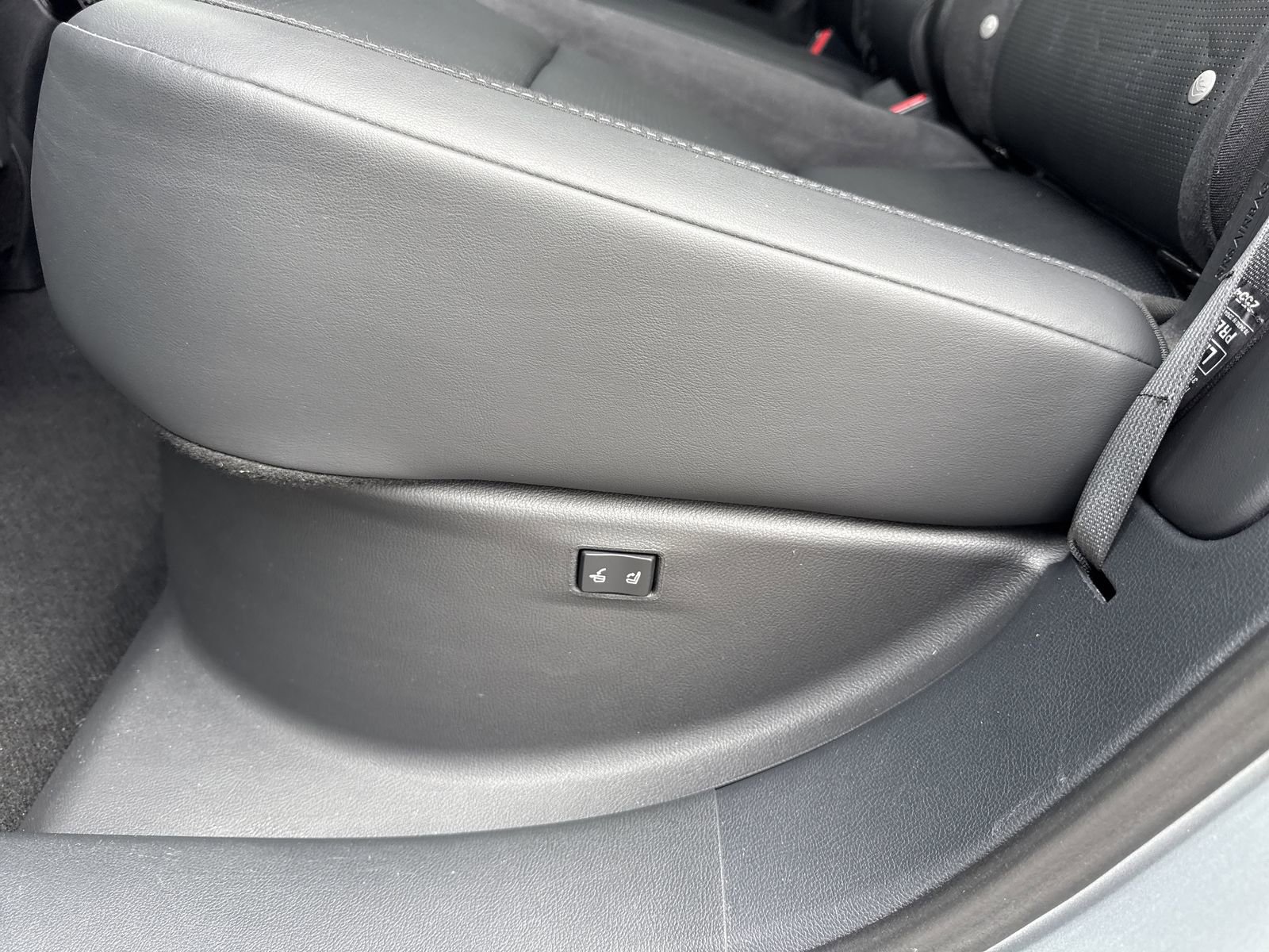 Used 2023 Lexus RX 350 FWD w/ Accessory Package image 11