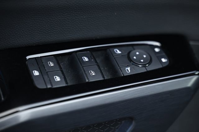 Used 2025 Nissan Pathfinder SL image 17