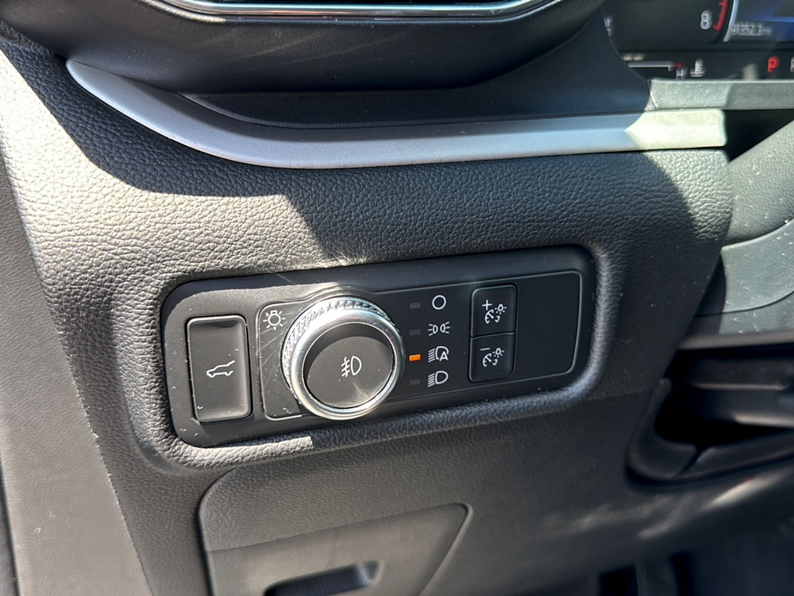 Used 2022 Ford Explorer XLT w/ Equipment Group 202A RWD image 20