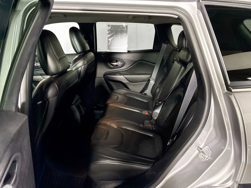 Used 2019 Jeep Cherokee Latitude Plus w/ Cold Weather Group image 19