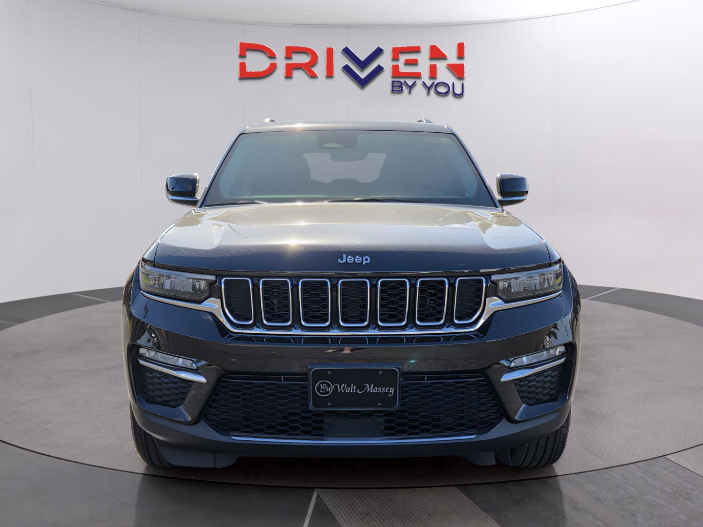 Used 2023 Jeep Grand Cherokee Limited AWD/4WD image 8