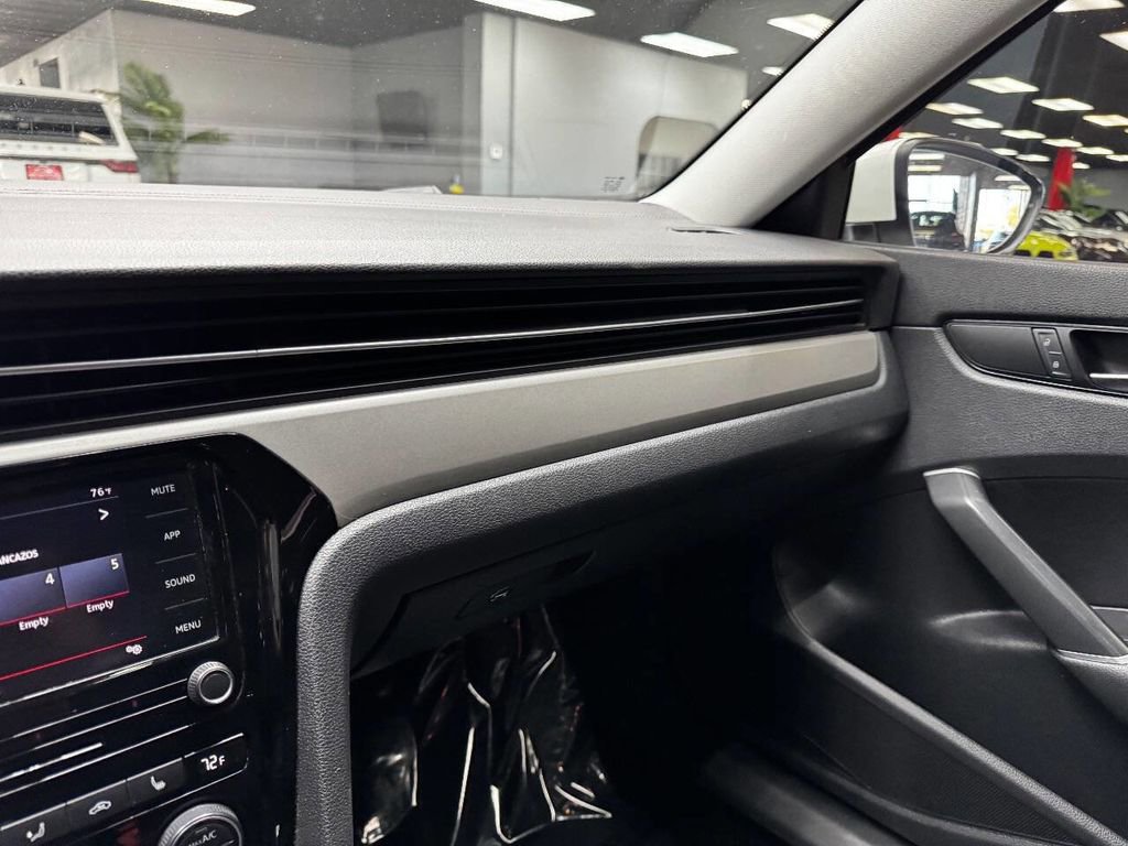 Used 2021 Volkswagen Passat 2.0T SE image 26