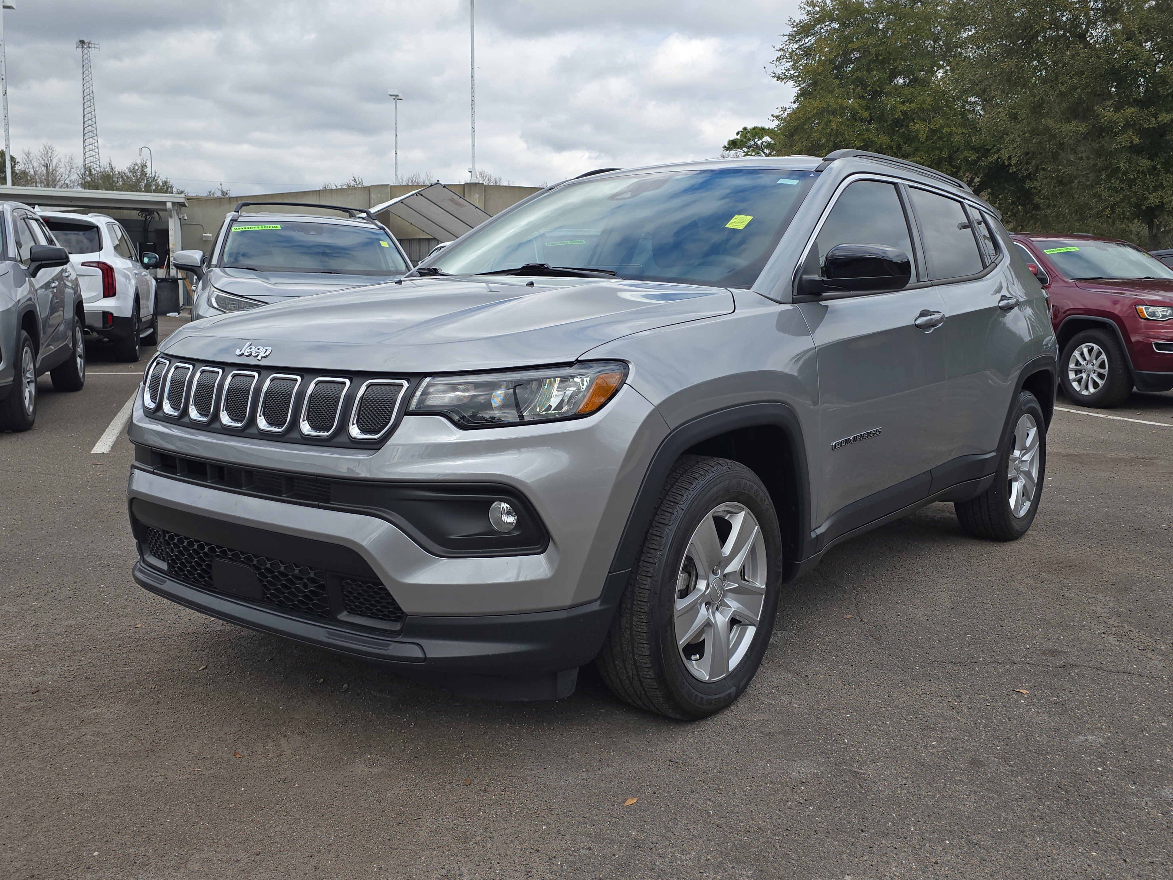 Used 2022 Jeep Compass Latitude image 4