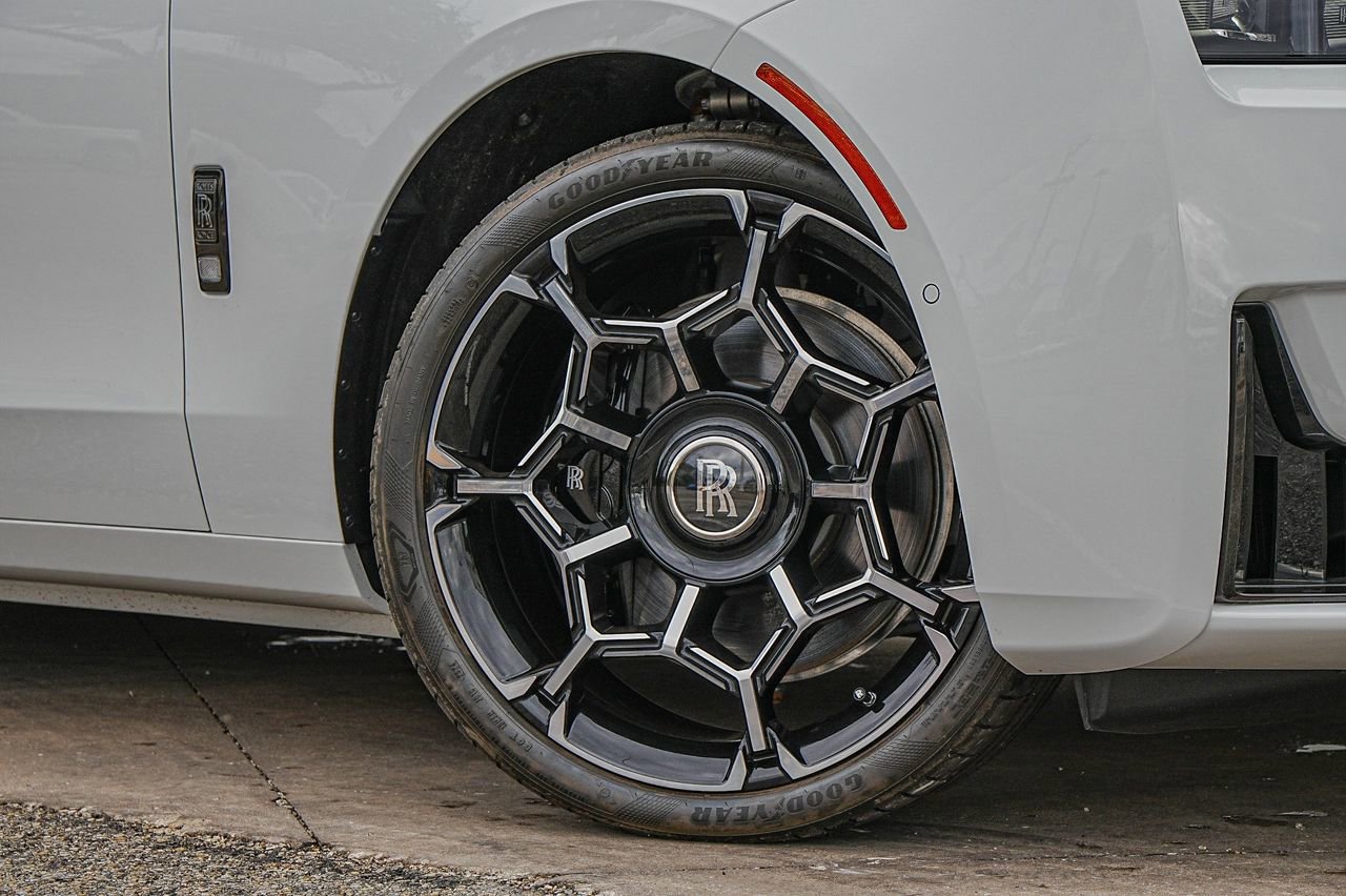 New 2025 Rolls-Royce Ghost Black Badge image 2