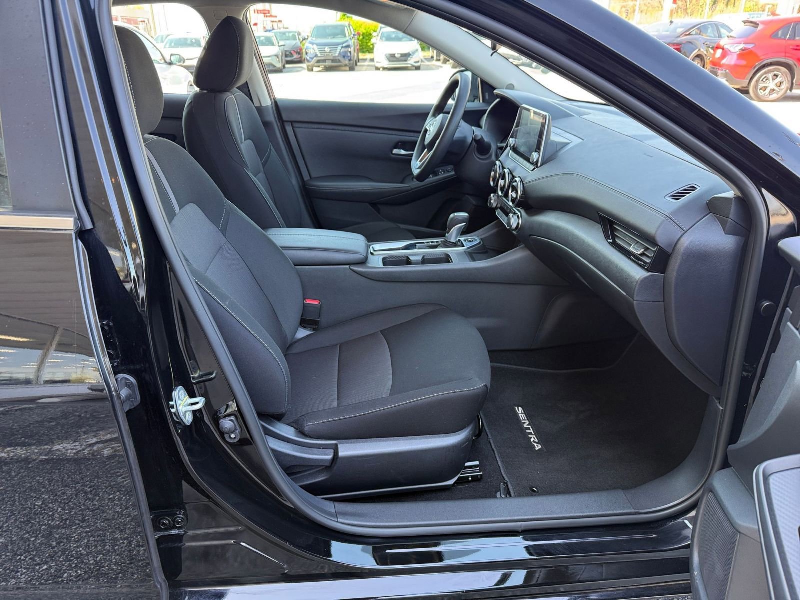 Used 2025 Nissan Sentra SV image 36