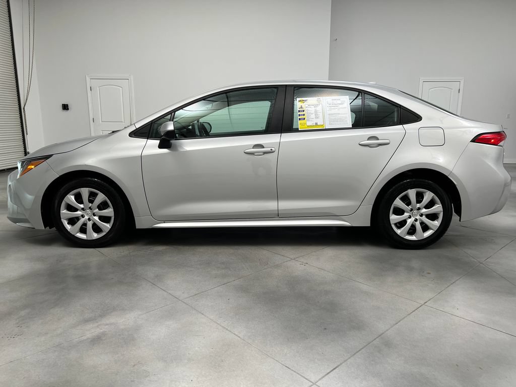 Used 2024 Toyota Corolla LE FWD image 5