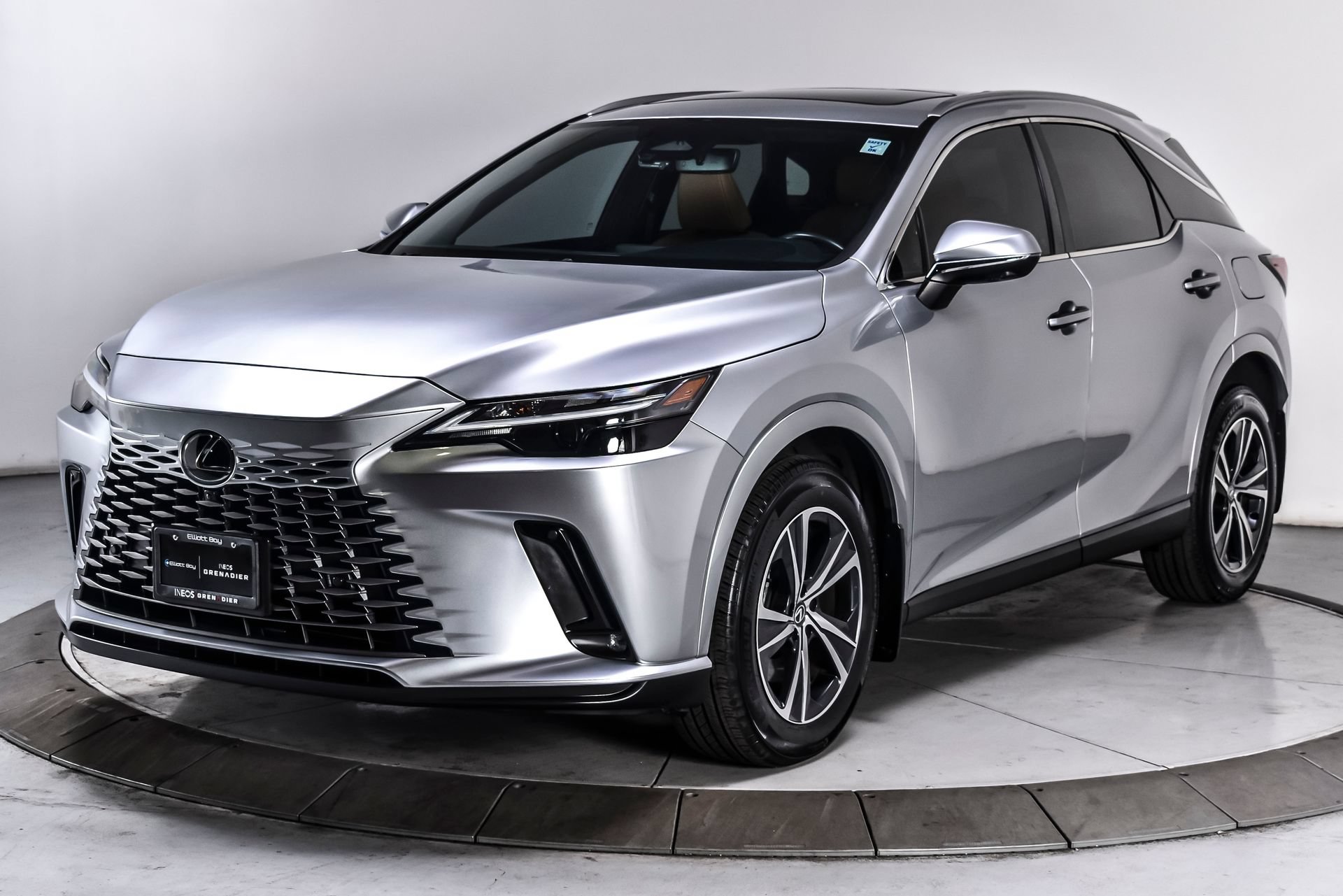 Used 2024 Lexus RX 350 Premium w/ Convenience Package AWD/4WD image 2