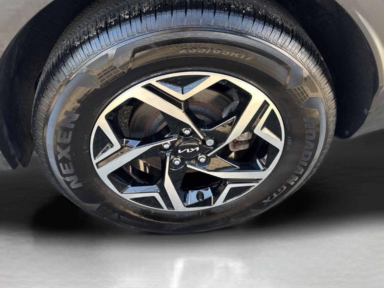 Used 2025 Kia Sportage LX AWD/4WD image 29