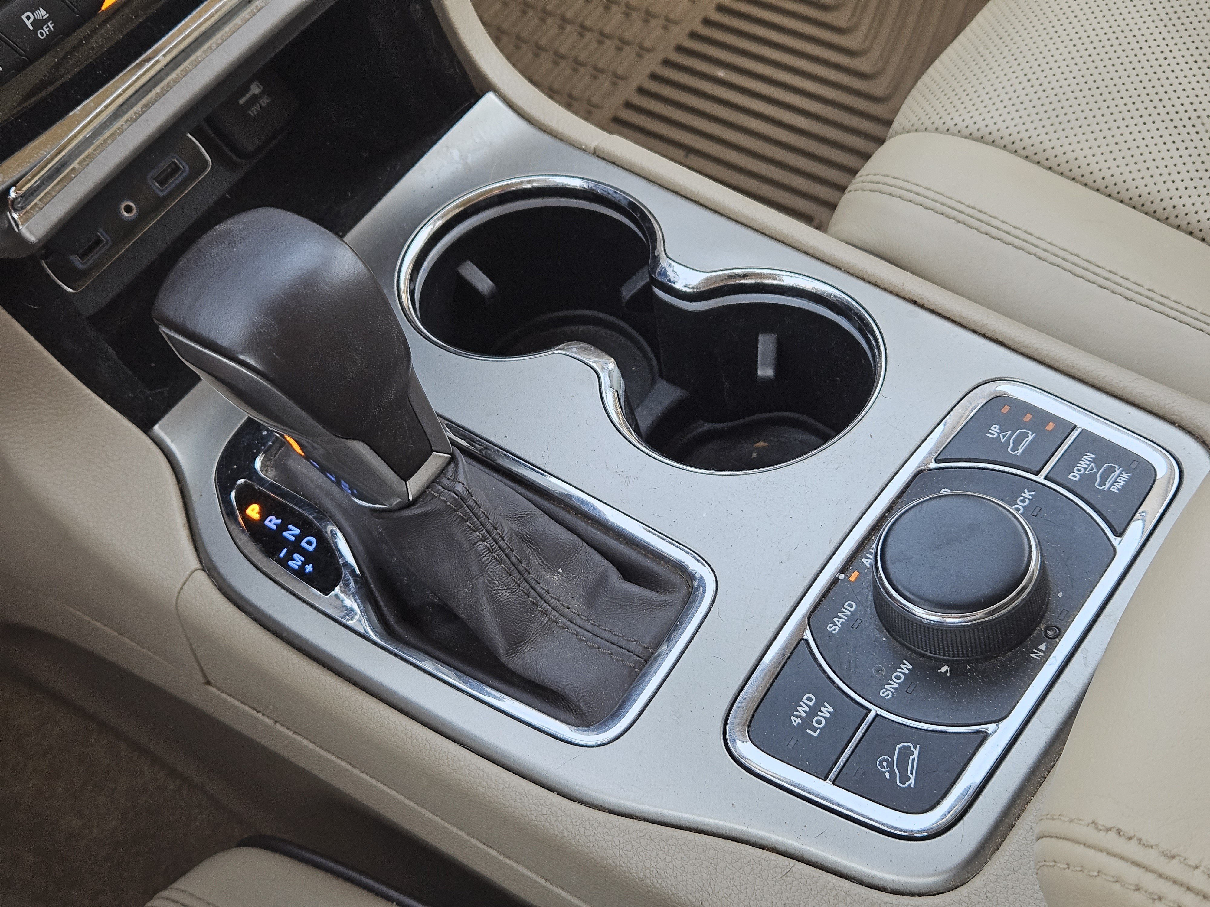 Used 2019 Jeep Grand Cherokee Overland AWD/4WD image 20