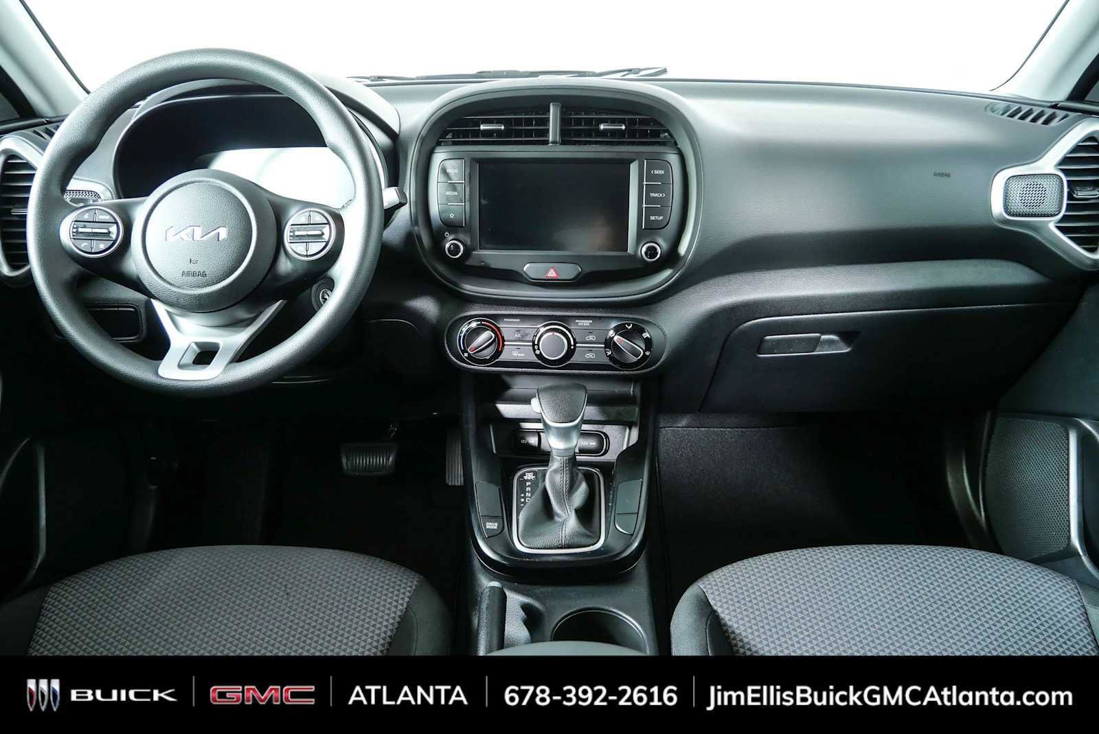 Used 2025 Kia Soul LX FWD image 17