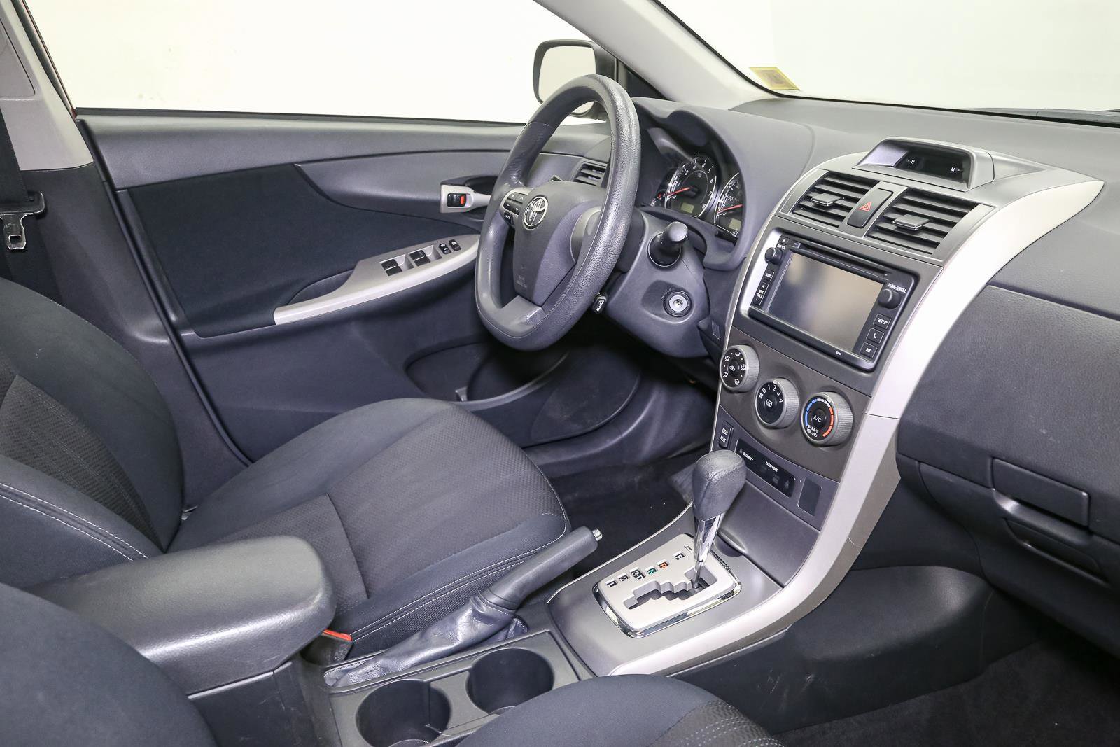 Used 2013 Toyota Corolla S w/ Premium Pkg FWD image 19