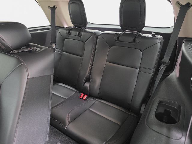 Certified 2023 Lincoln Aviator AWD image 33