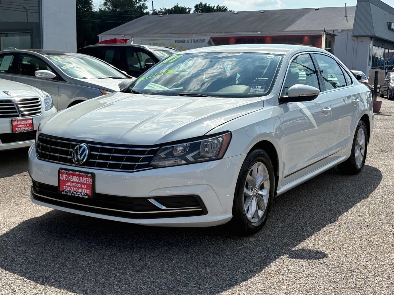 Used 2017 Volkswagen Passat 1.8T S image 1