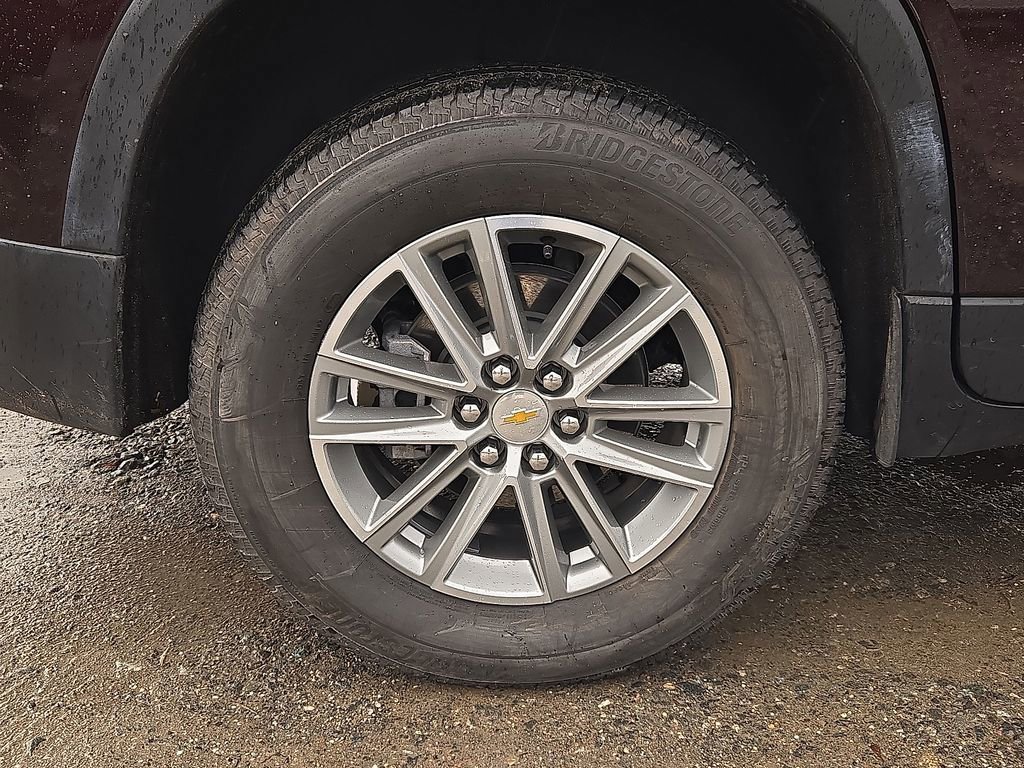 Used 2023 Chevrolet Traverse LT image 11