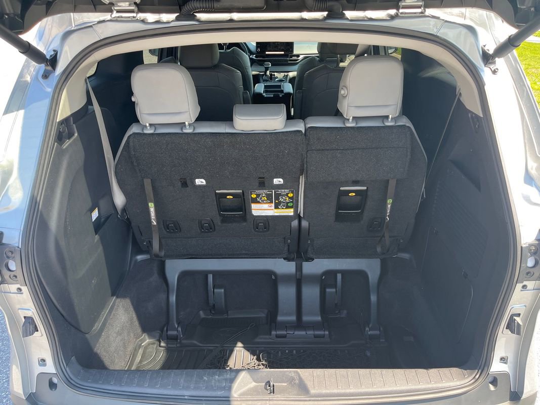 Used 2025 Toyota Sienna XLE AWD/4WD image 24