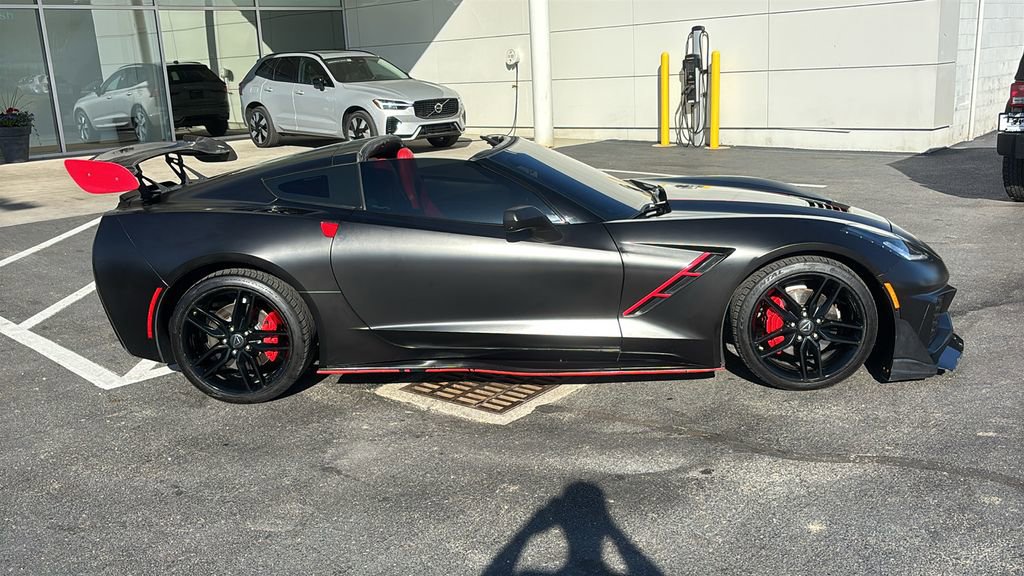 Used 2018 Chevrolet Corvette Stingray Coupe w/ 1LT RWD image 26