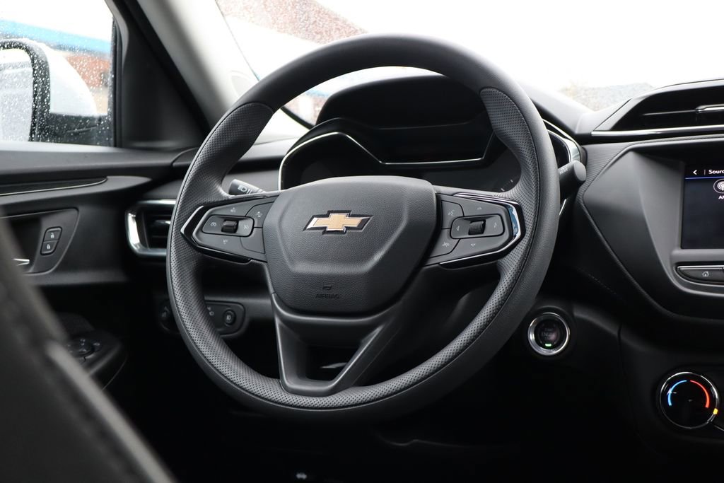 Used 2023 Chevrolet TrailBlazer LT image 37