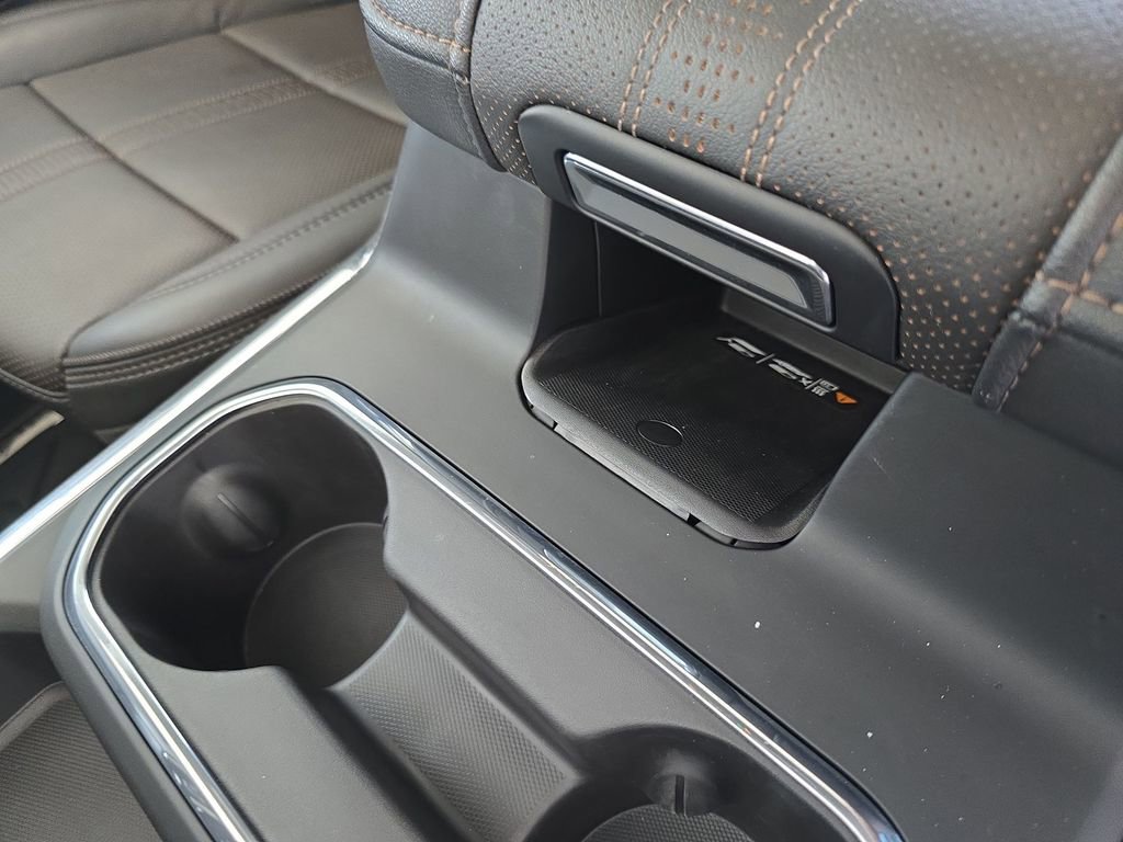 Certified 2025 Chevrolet Silverado 3500 High Country w/ Technology Package image 18