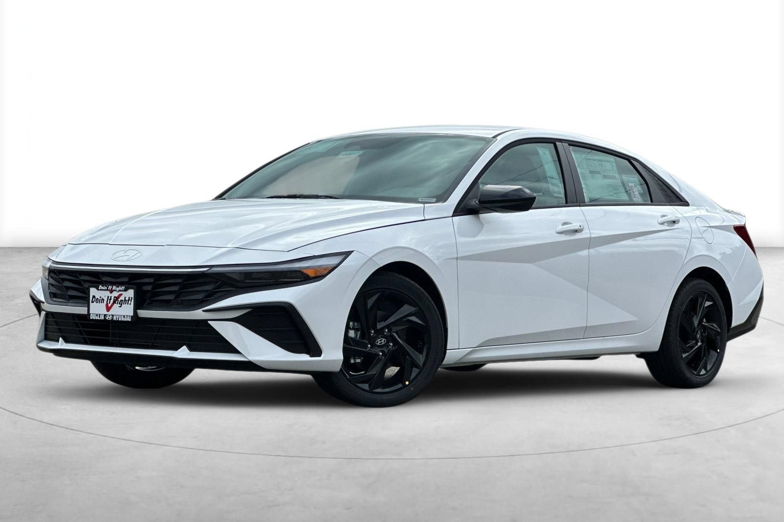 Used 2026 Hyundai Elantra Sport FWD image 2