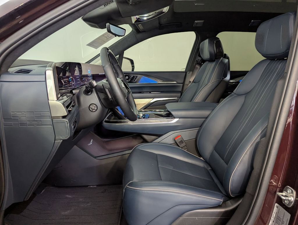 Used 2025 Cadillac Escalade IQ Luxury 2 w/ LPO, Premium Carpet Package image 4