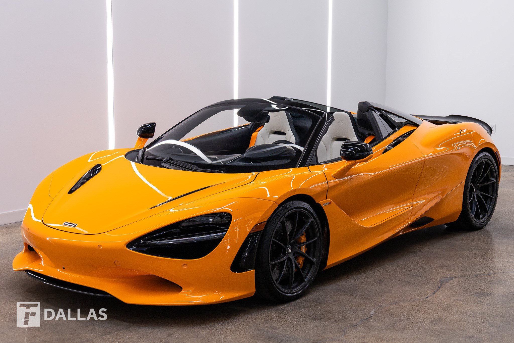 Used 2024 McLaren 750S Spider RWD image 9