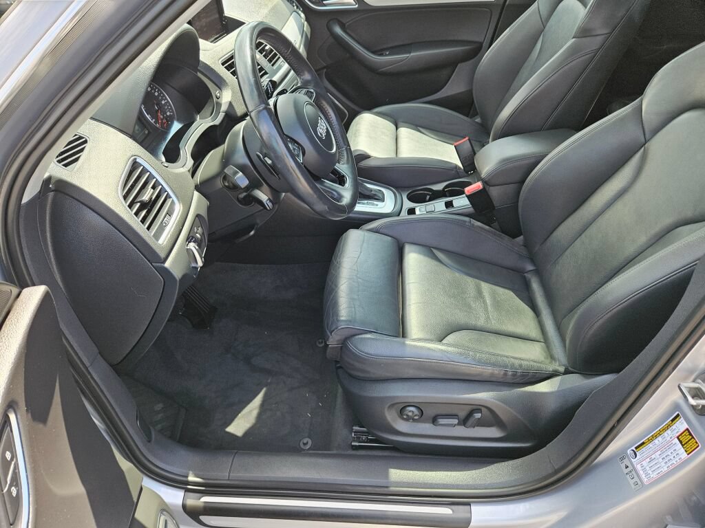 Used 2015 Audi Q3 2.0T Prestige w/ Prestige Package AWD/4WD image 16