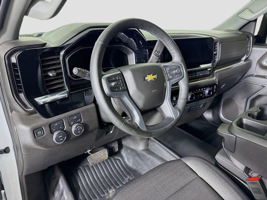 Used 2025 Chevrolet Silverado 2500 LT AWD/4WD image 9