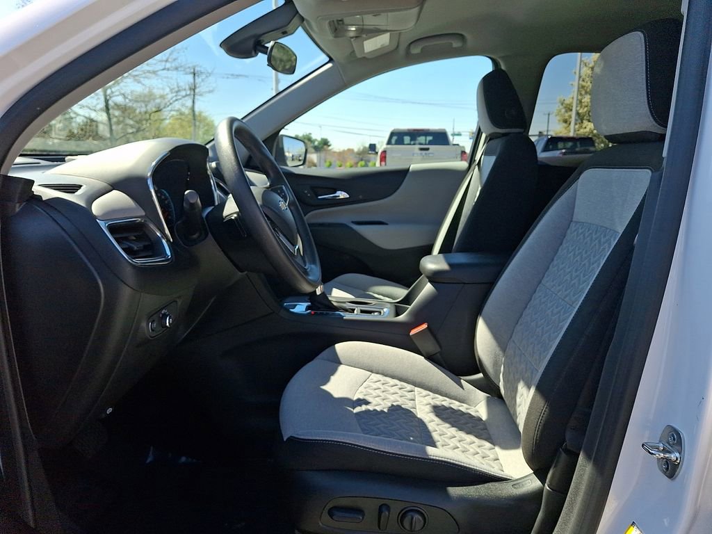 Used 2024 Chevrolet Equinox LS w/ LS Convenience Package AWD/4WD image 13