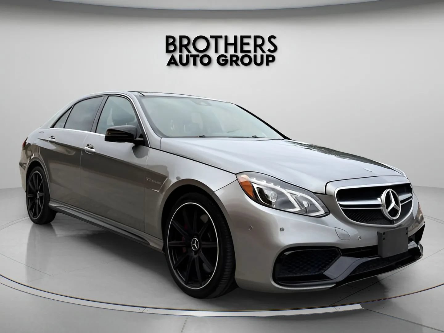 Used 2014 Mercedes-Benz E 63 AMG S-Model image 4