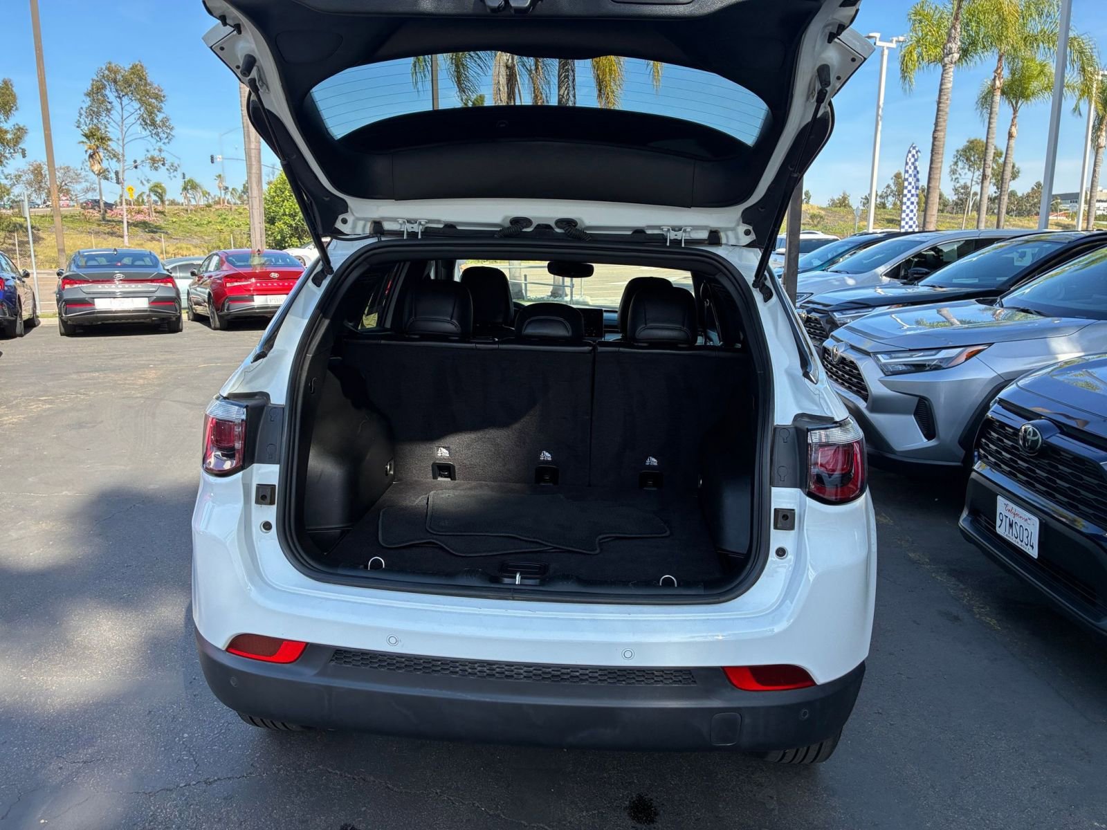 Used 2025 Jeep Compass Limited AWD/4WD image 32