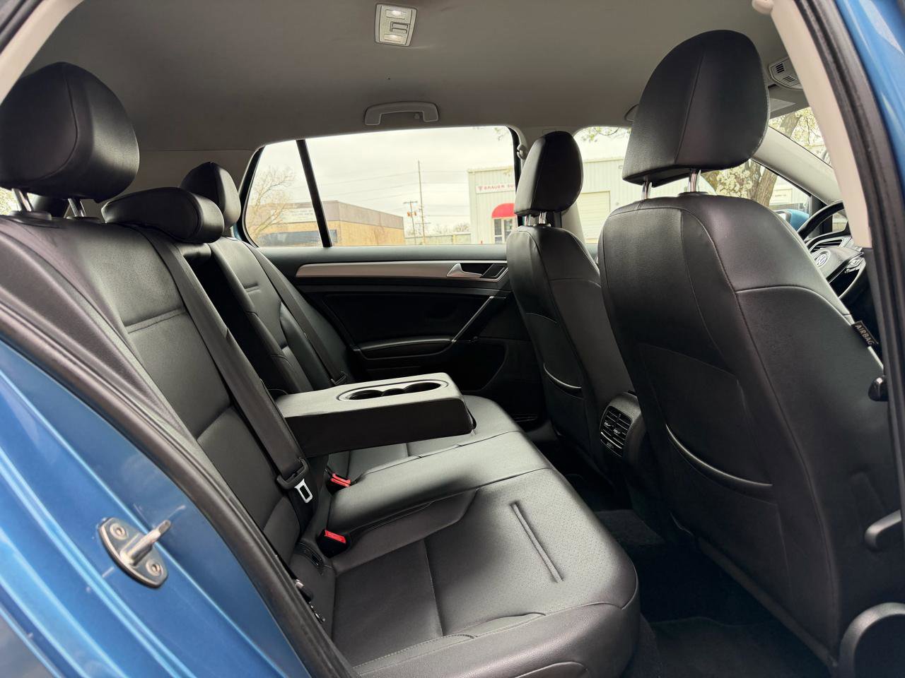 Used 2015 Volkswagen e-Golf SEL Premium image 25