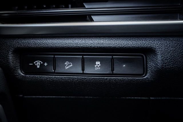 Used 2025 Kia Telluride LX FWD image 16