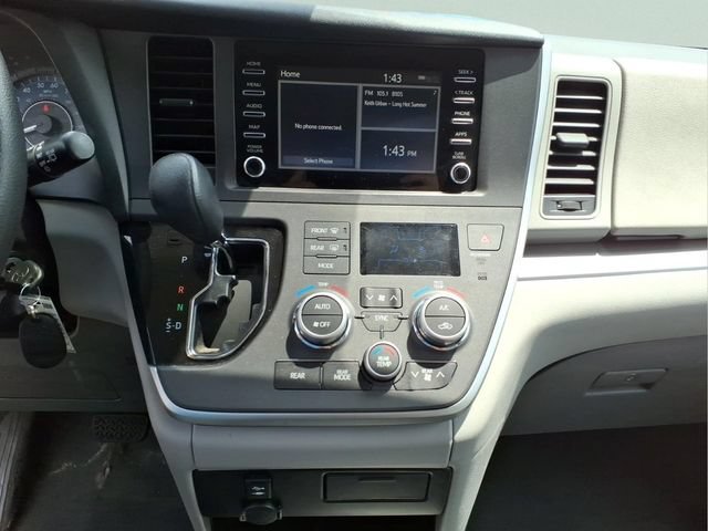 Used 2020 Toyota Sienna L FWD image 18