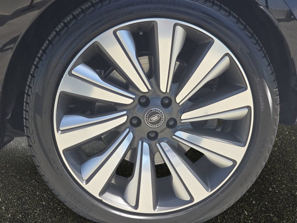 Certified 2023 Land Rover Range Rover SV AWD/4WD image 39