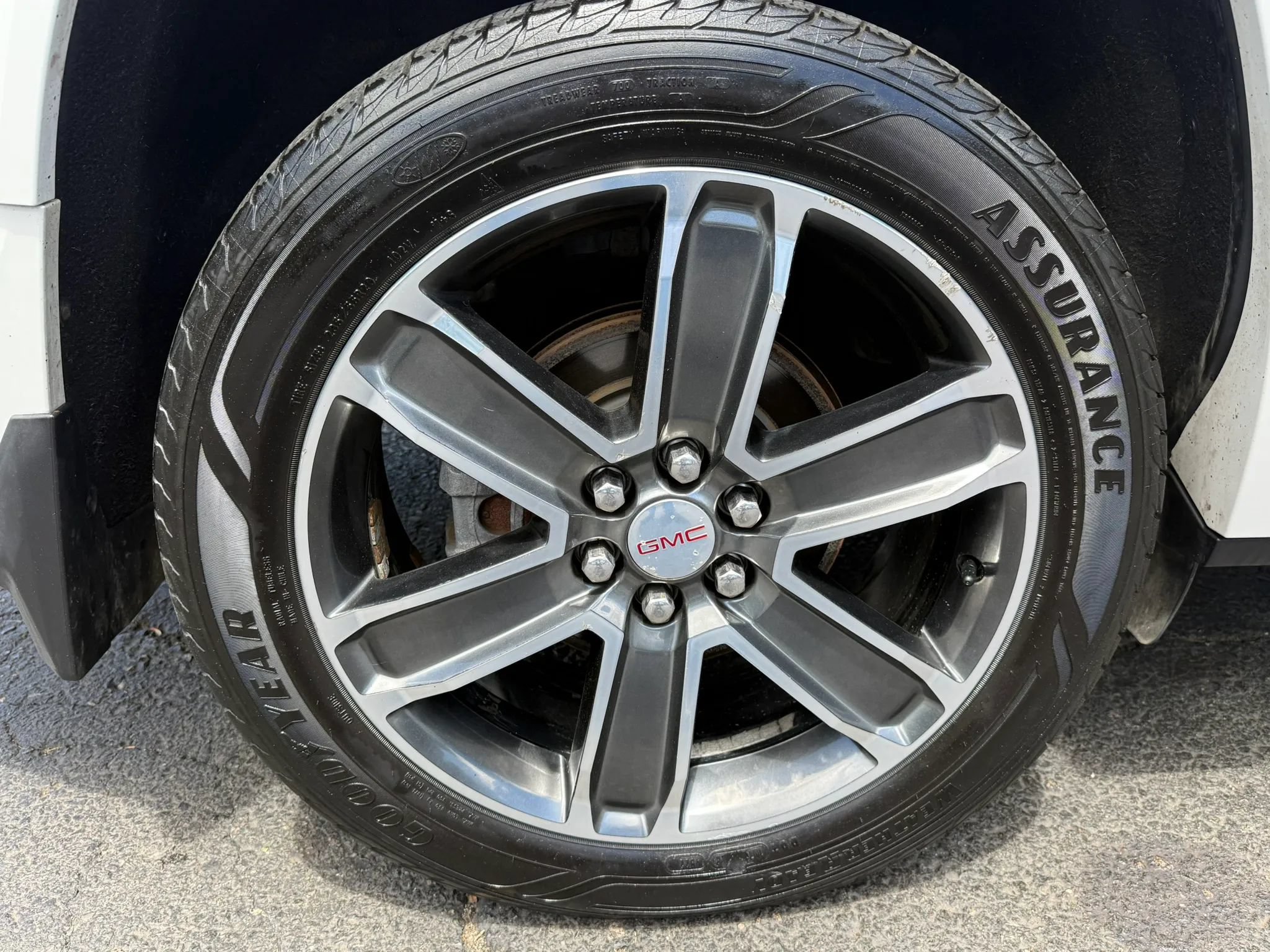 Used 2018 GMC Acadia Denali w/ Technology Package AWD/4WD image 7