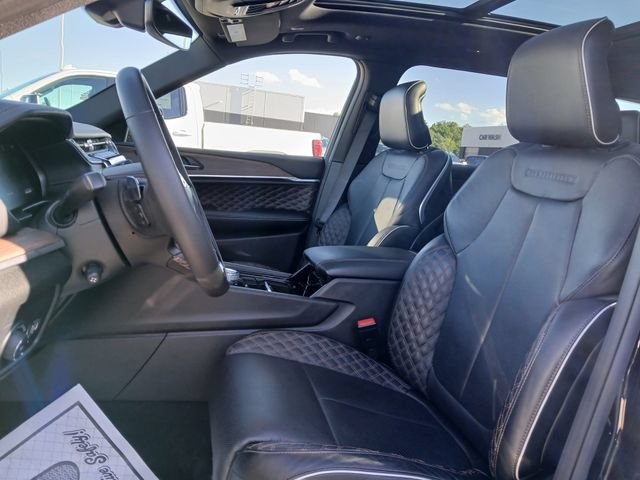 Used 2025 Jeep Grand Cherokee L Summit w/ Obsidian Package AWD/4WD image 10