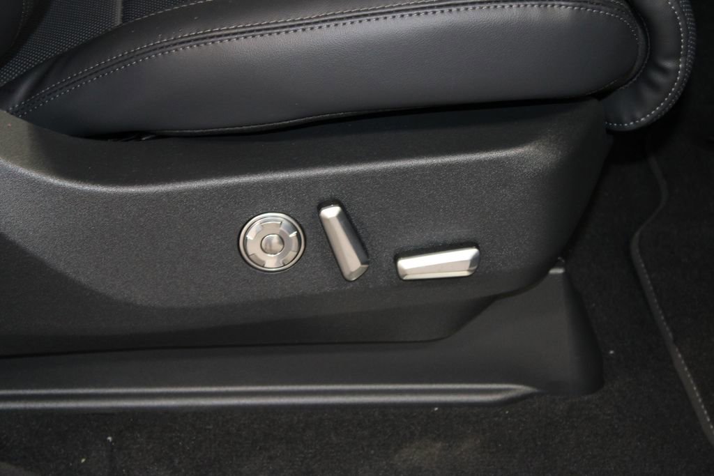 New 2026 Lincoln Navigator L Premier AWD/4WD image 29