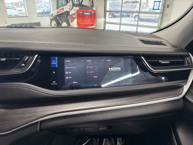 Used 2023 Jeep Grand Cherokee 4WD 4xe w/ Luxury Tech Group II image 44