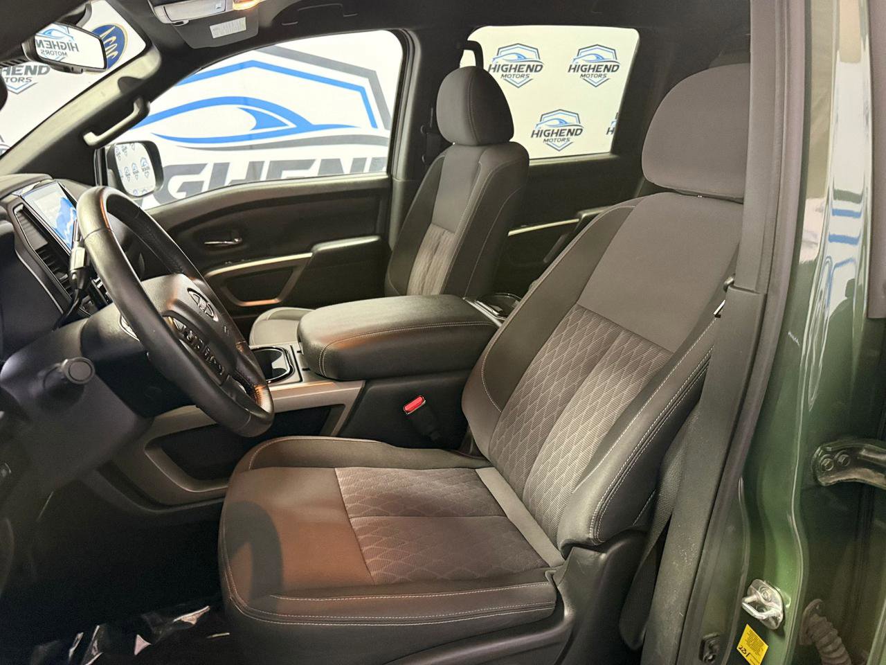 Used 2024 Nissan Titan SV w/ SV Bronze Edition Package image 26