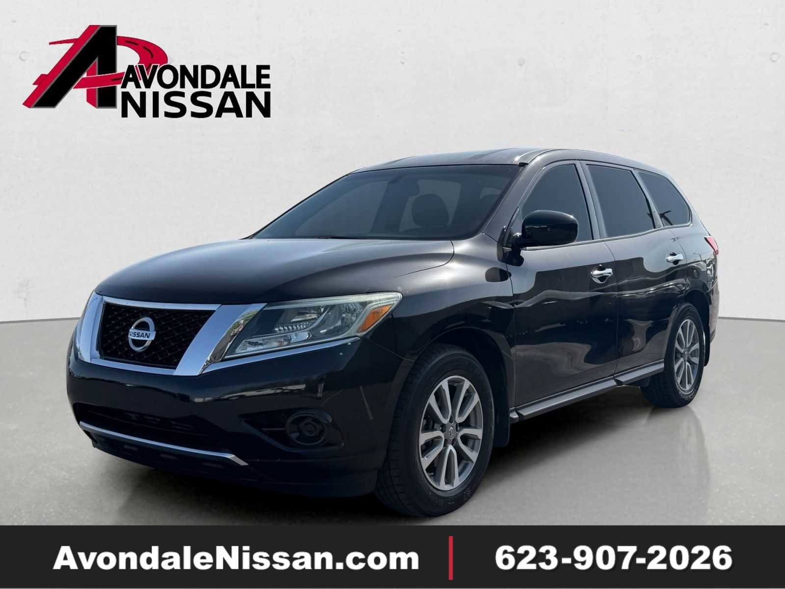 Used 2015 Nissan Pathfinder S FWD image 1