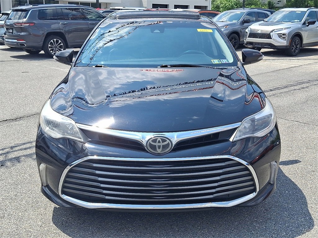 Used 2018 Toyota Avalon XLE Premium image 2